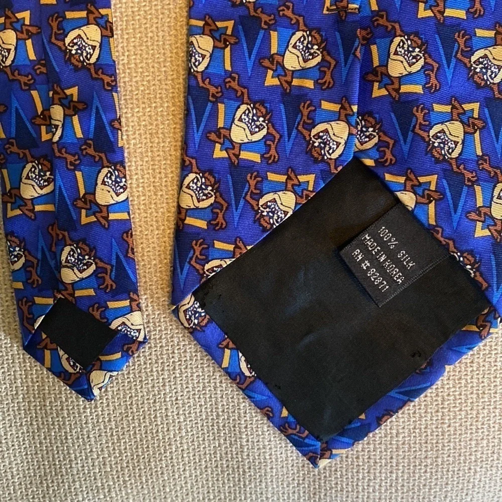 Warner Bros. Taz tie